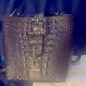 Brahmin genuine leather crossbody/shoulder bag. Brand new with tag / slip cover